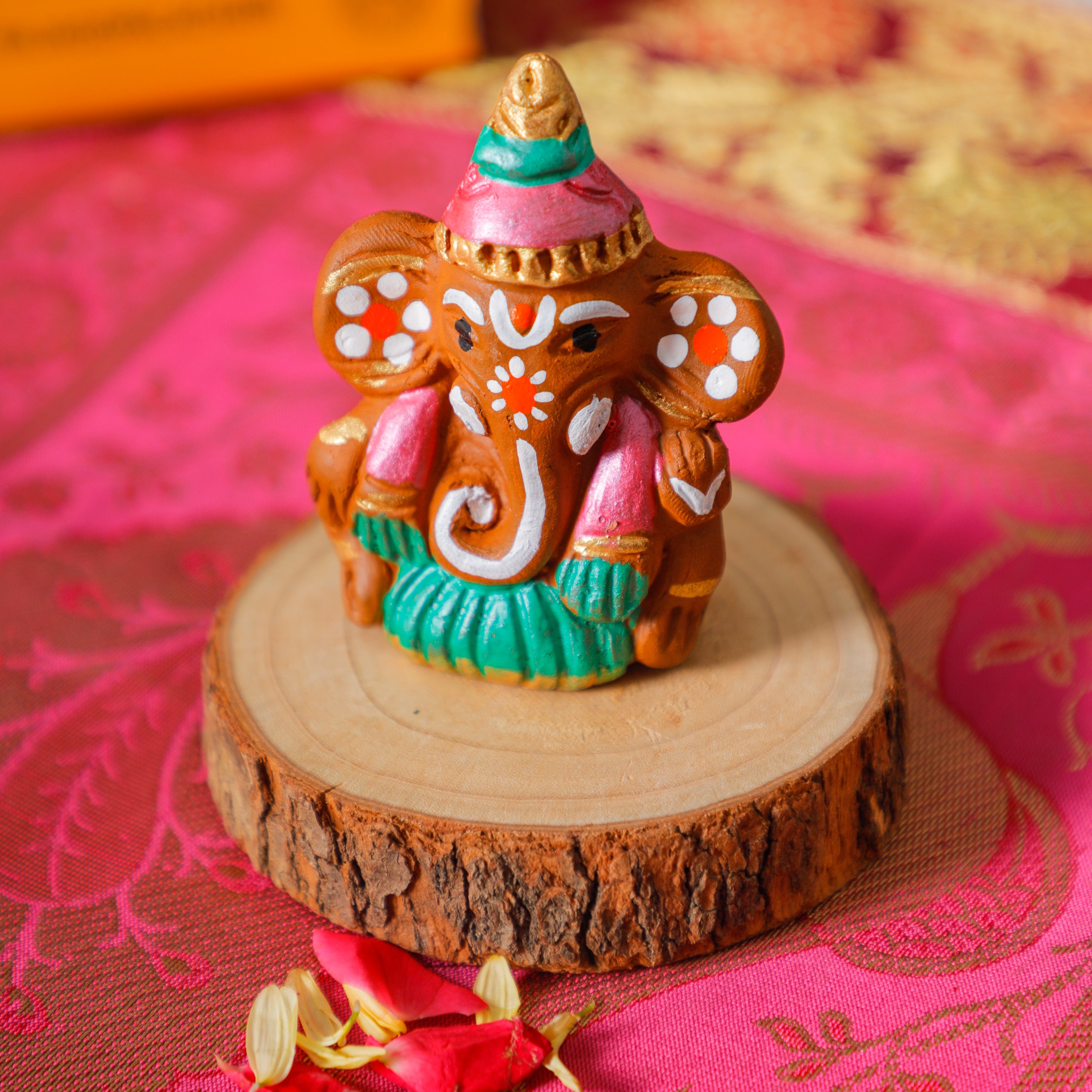 beautifully handcrafted Ganesh murti idol.
