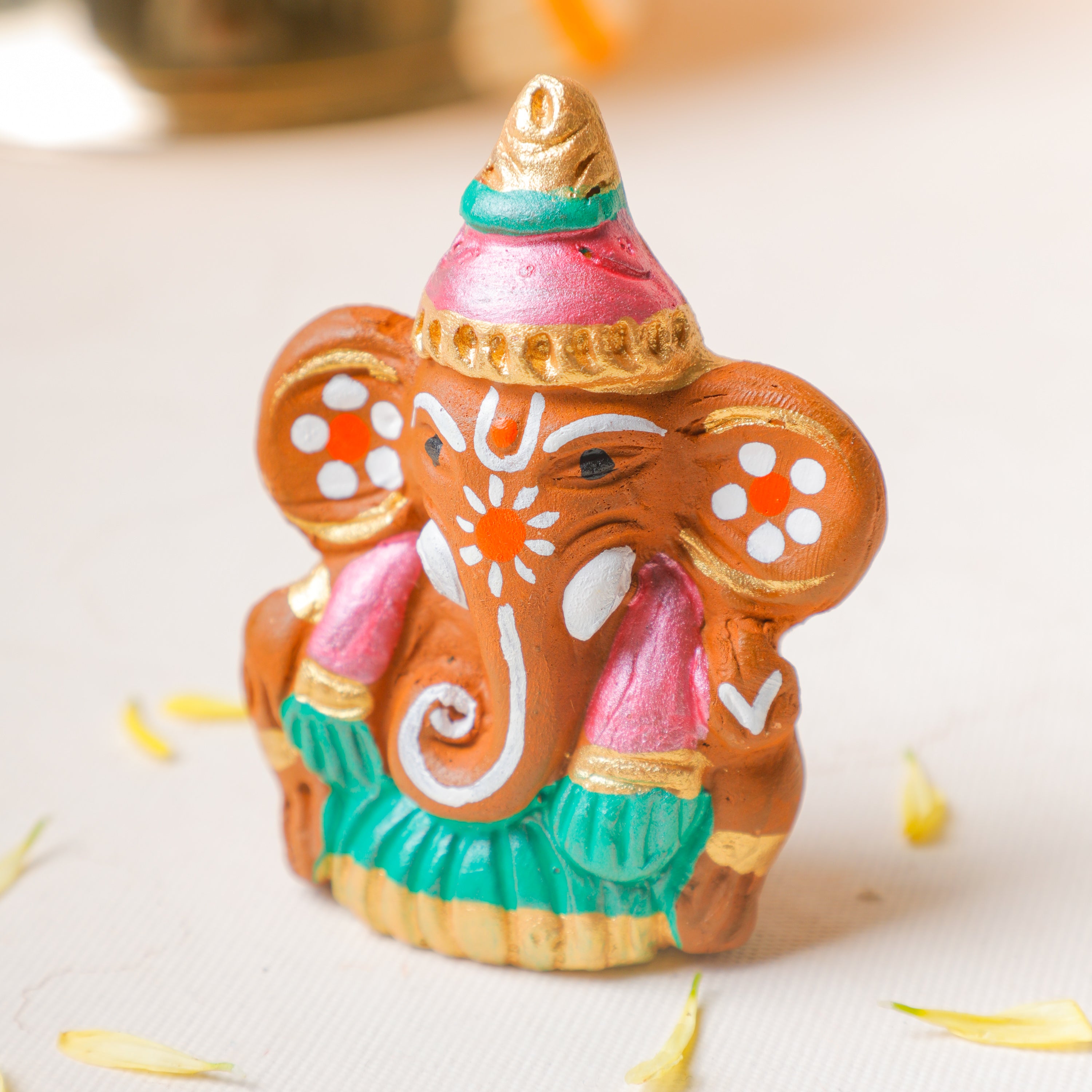 this Ganesh idol is a true work of art that makes for a perfect house decoration 