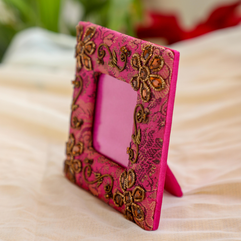 Compact Photo Frame for gifting