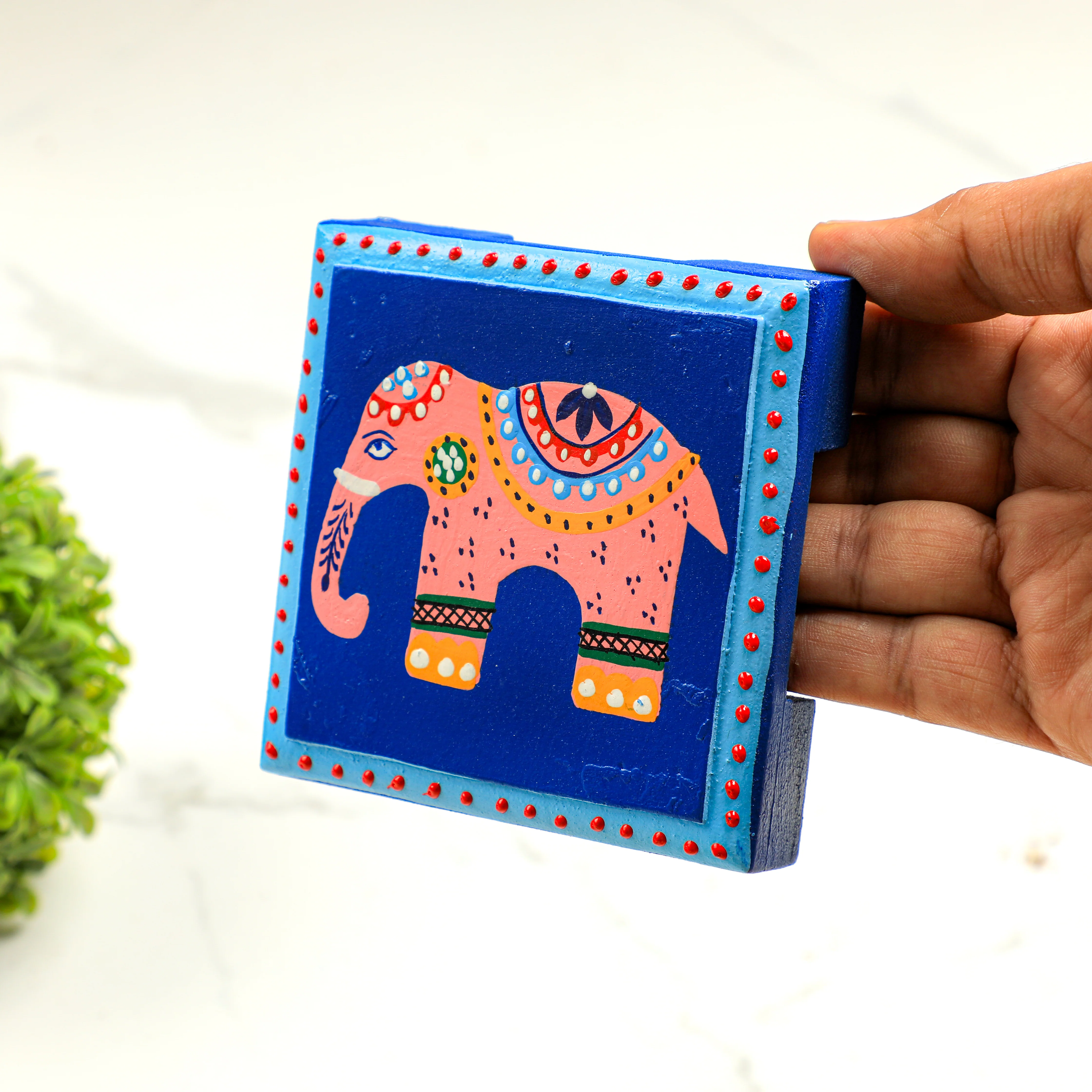 Desi Favors