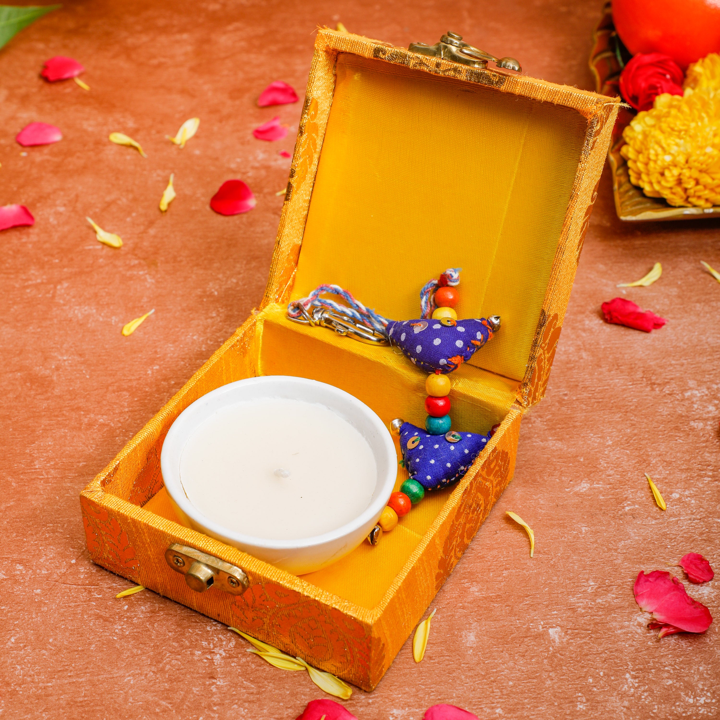 Diwali gift hi-res stock photography and images - Alamy