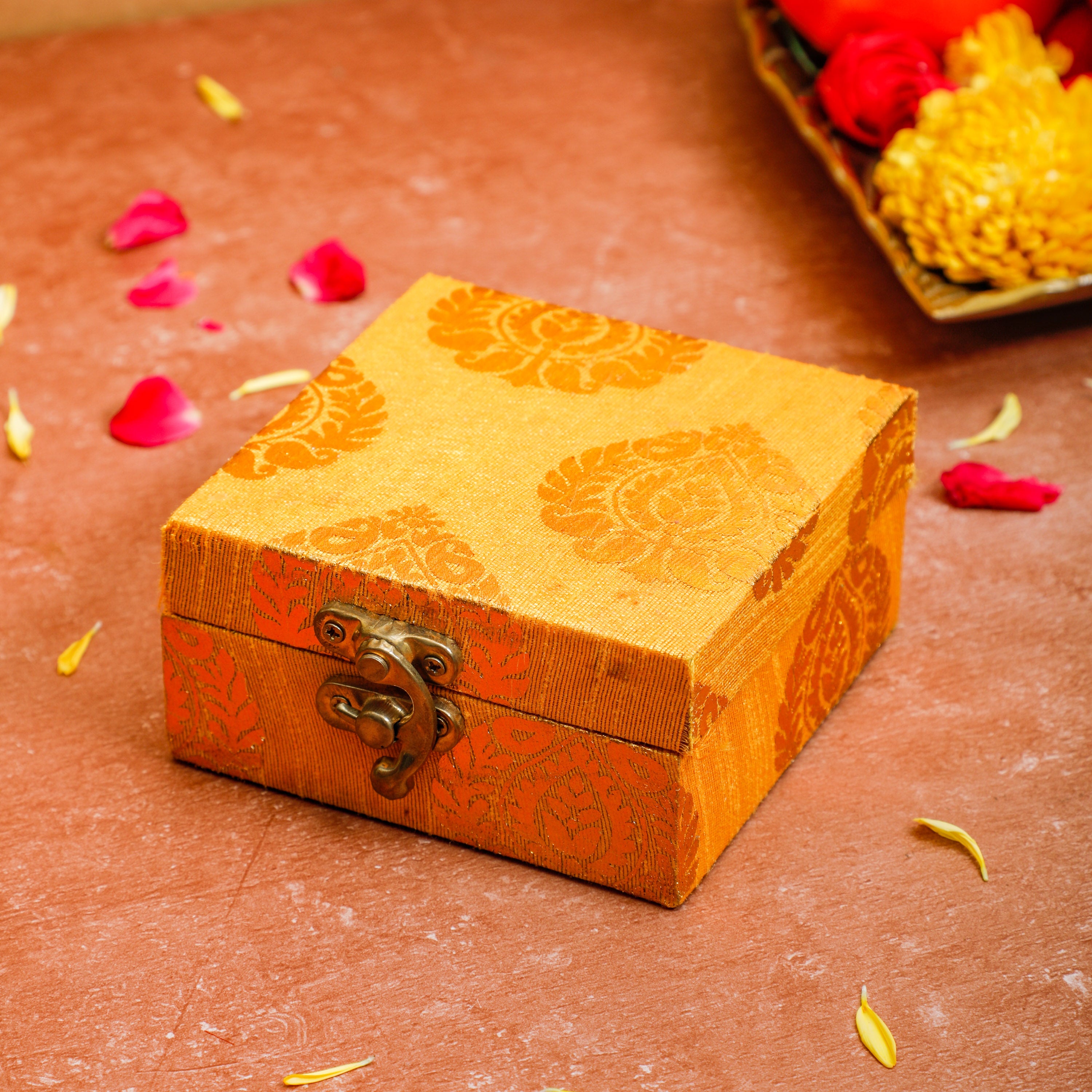 Buy Copper & Brass Essentials Diwali Gift Hamper Online On Zwende