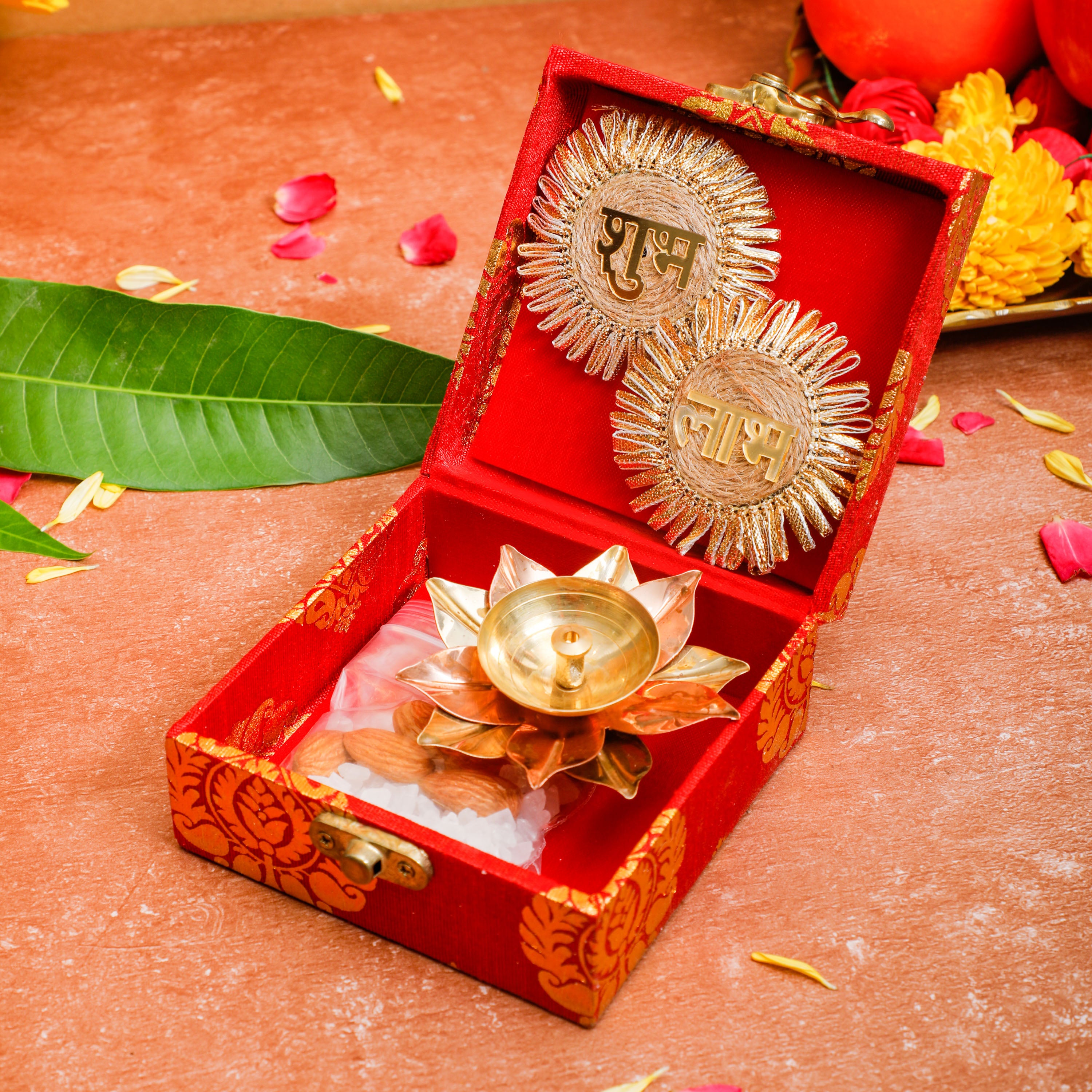 Amazon.com: SATVIK 10 Pc Brass Diya for Diwali Decoration. Handmade Golden  Virgin Brass Metal Oil Lamp Dia Vilakku for Puja Pooja. Traditional Indian  Deepawali Housewarming Return Gift Items for New Home House :