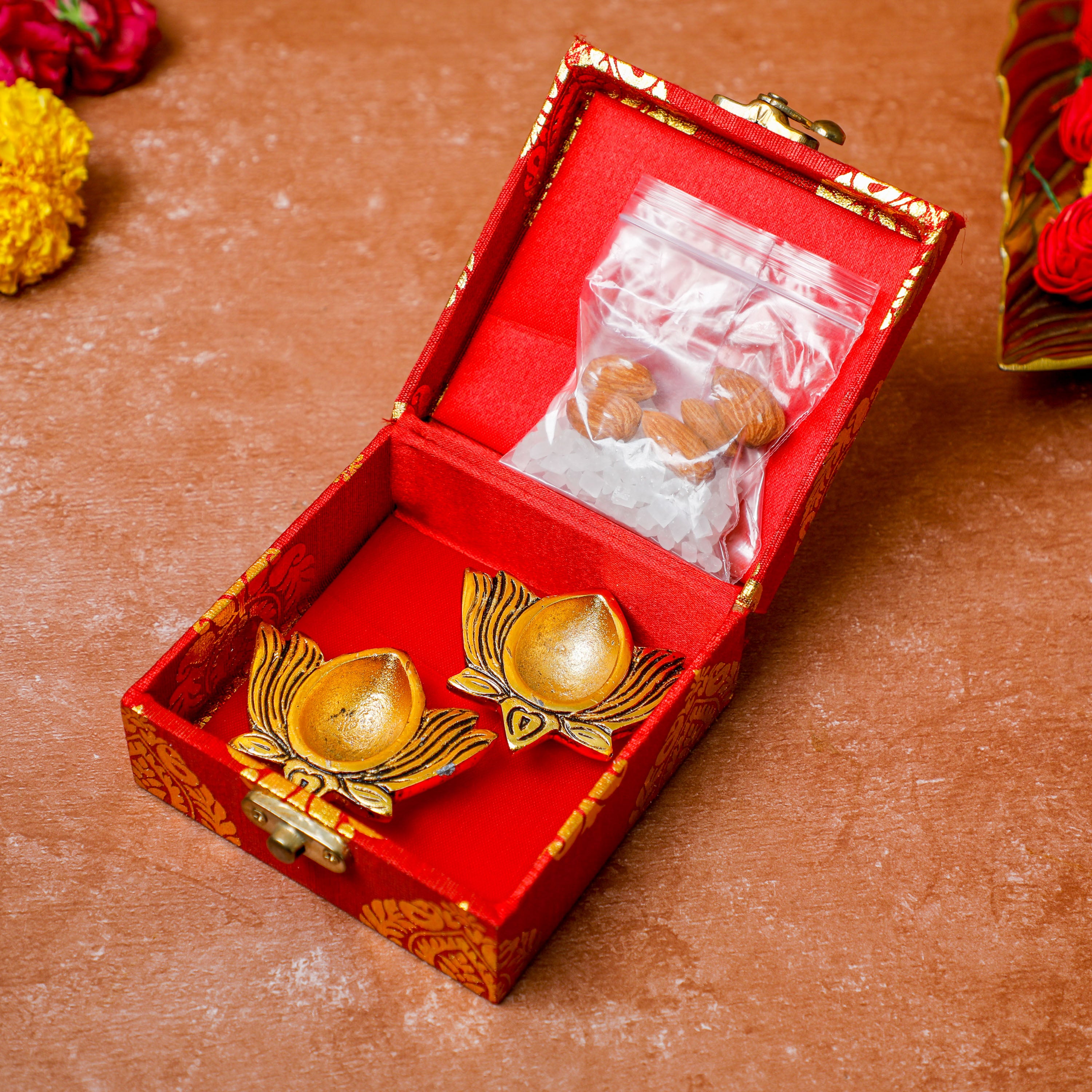 two diyas and sweetner are Beautifully packed in mdf box