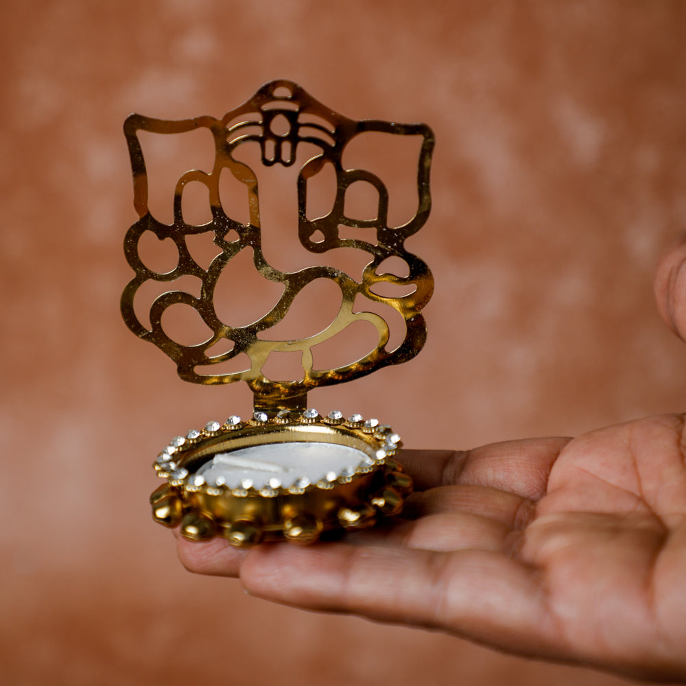 When lit, it reflects the Divine shadow of Lord Ganesha on the wall