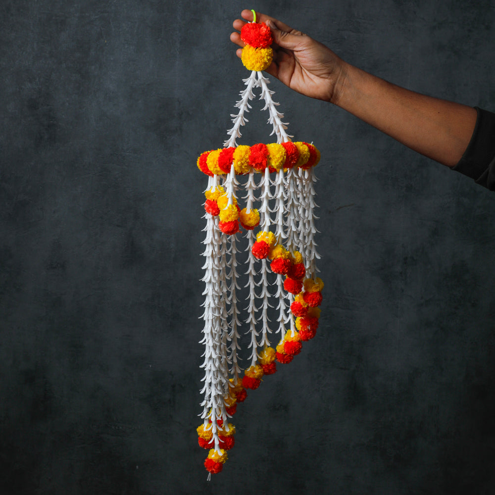 Enjoy the ease of illuminating any space effortlessly with the lightweight design of this decor piece. 