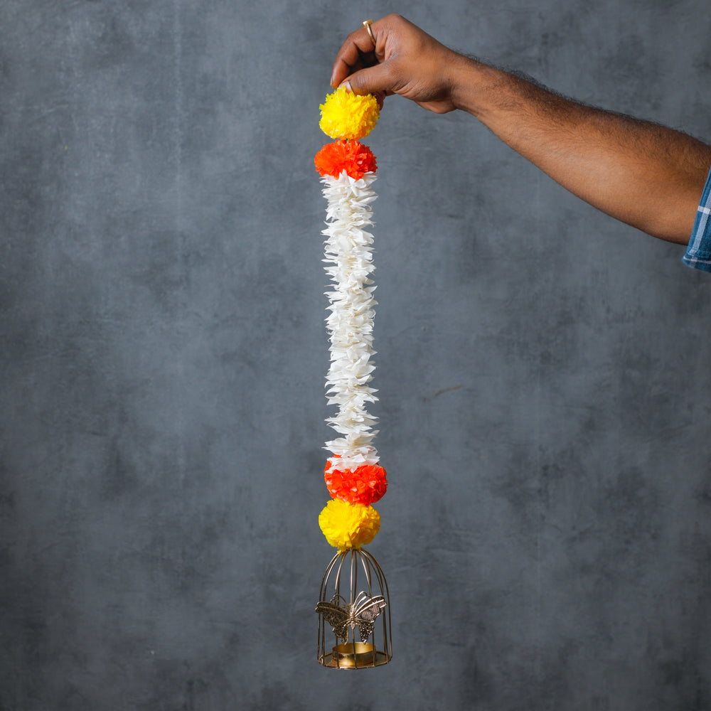 Carefully made with great skill, this wall hanging effortlessly combines the beauty of traditional design.