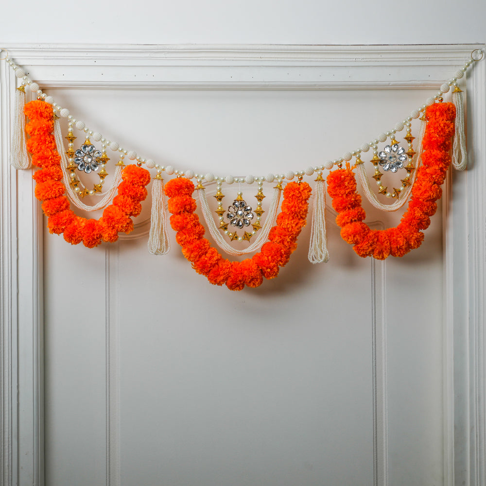 This door decoration is an aesthetic delight and the perfect way to decorate the door to your home