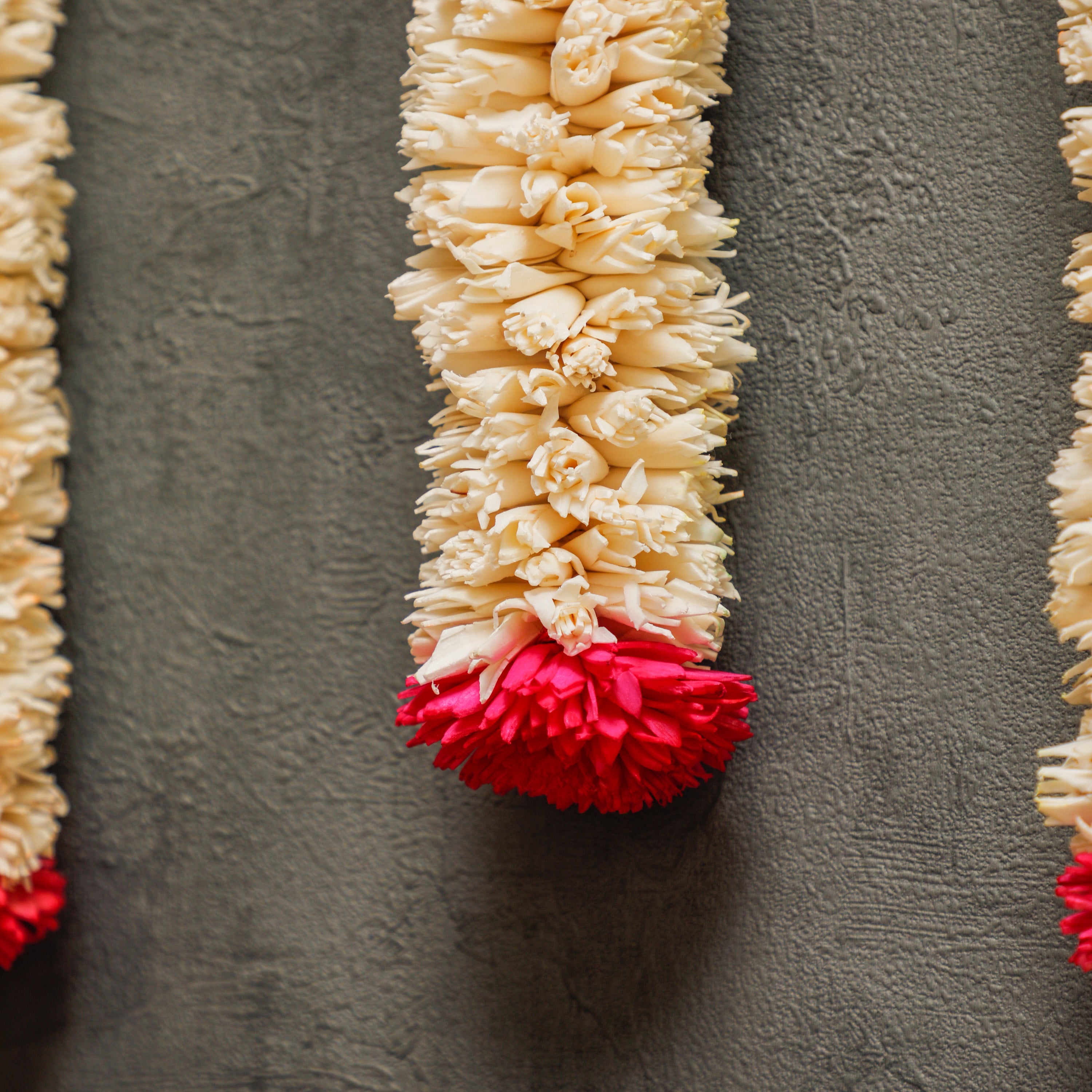 Made with natural color and sholapit wood