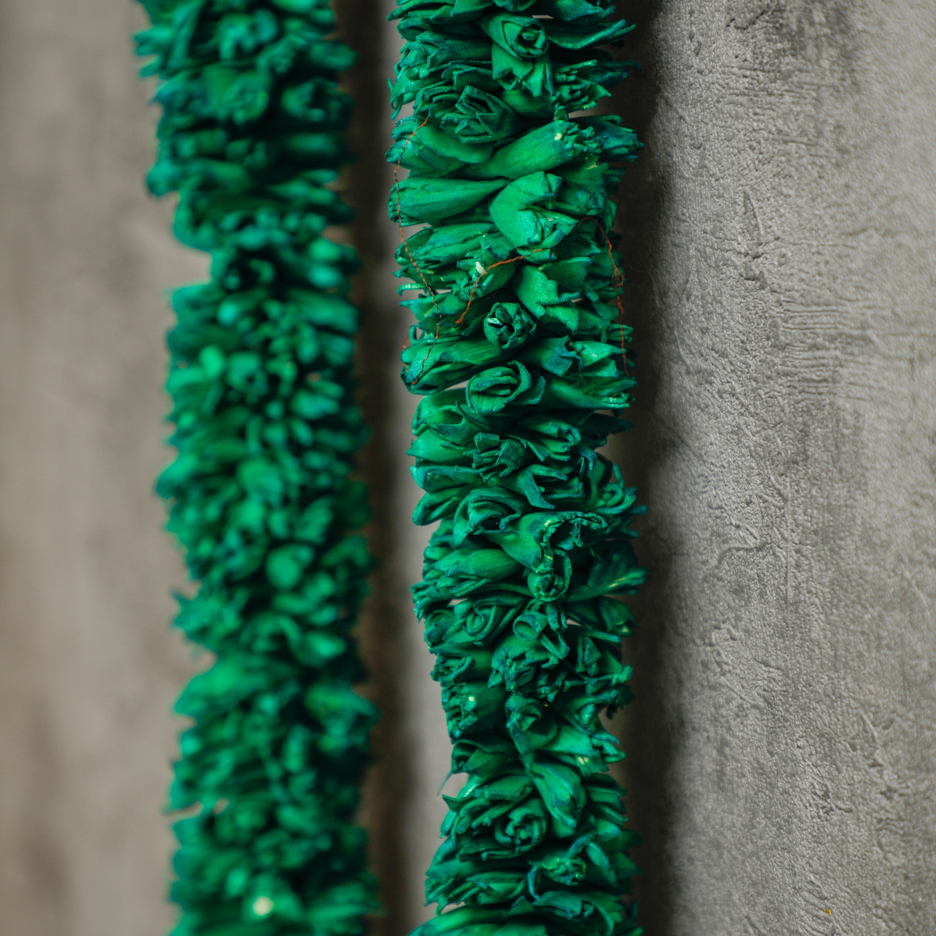 Lightweight and easy to hang with its included ring