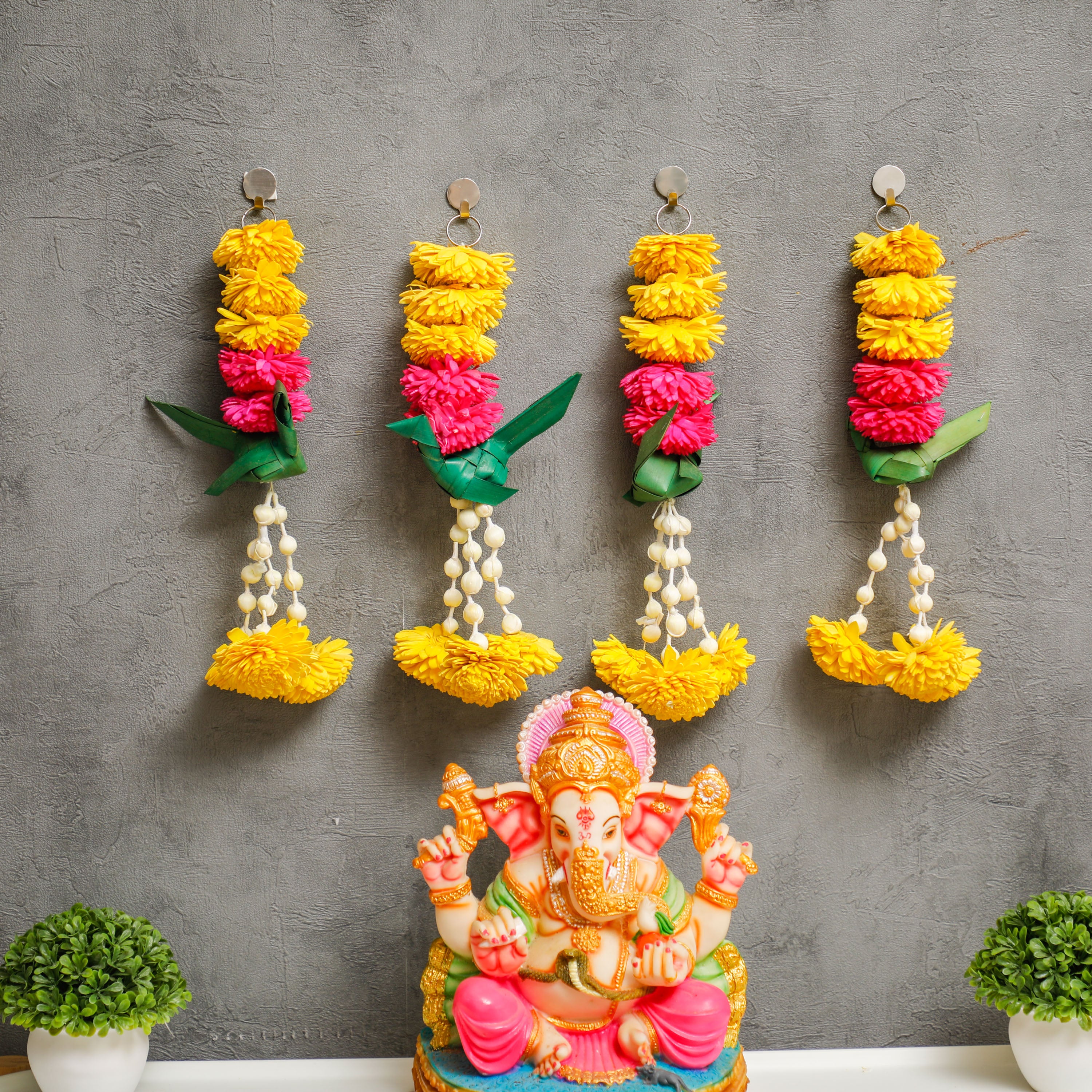 Palm Parrot & Multicolor Shola Flower hanging