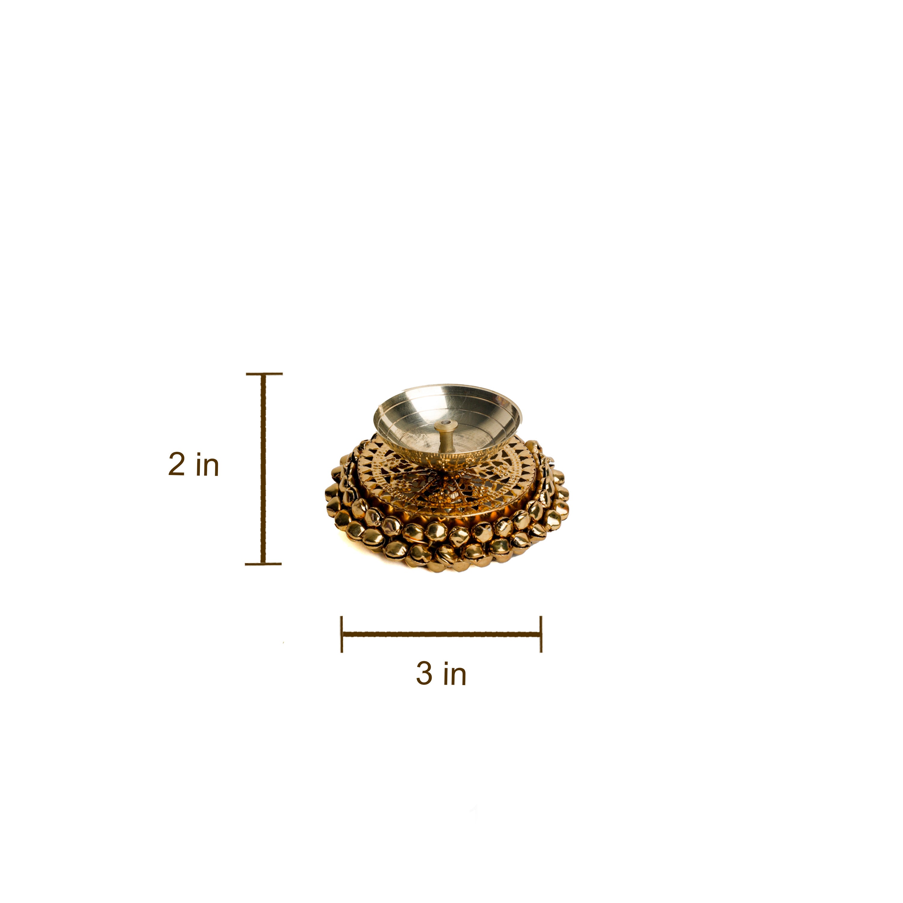 Sitting on top of the curved ghungroo, this diya is a classic