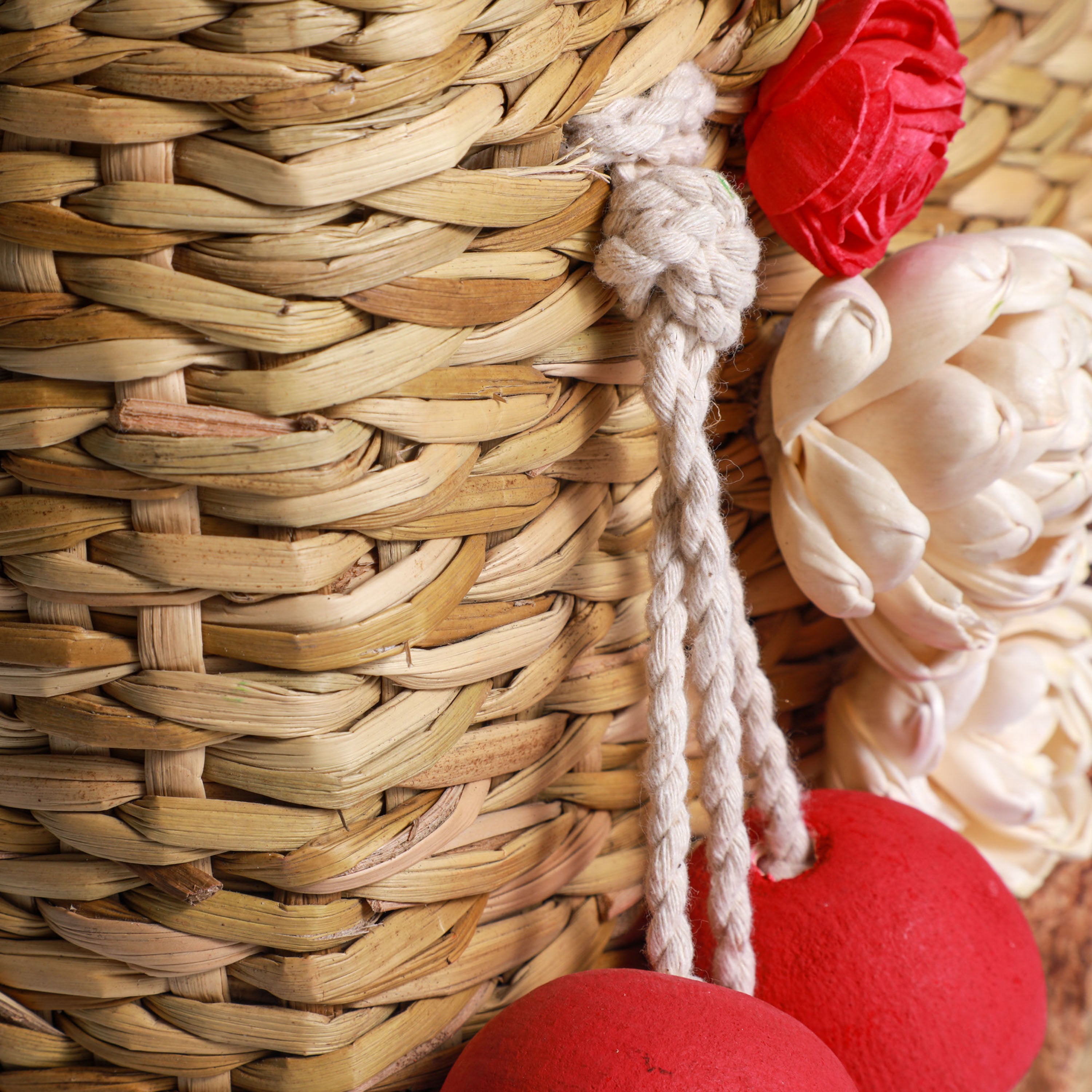 Natural grass woven handbag for Women in the USA