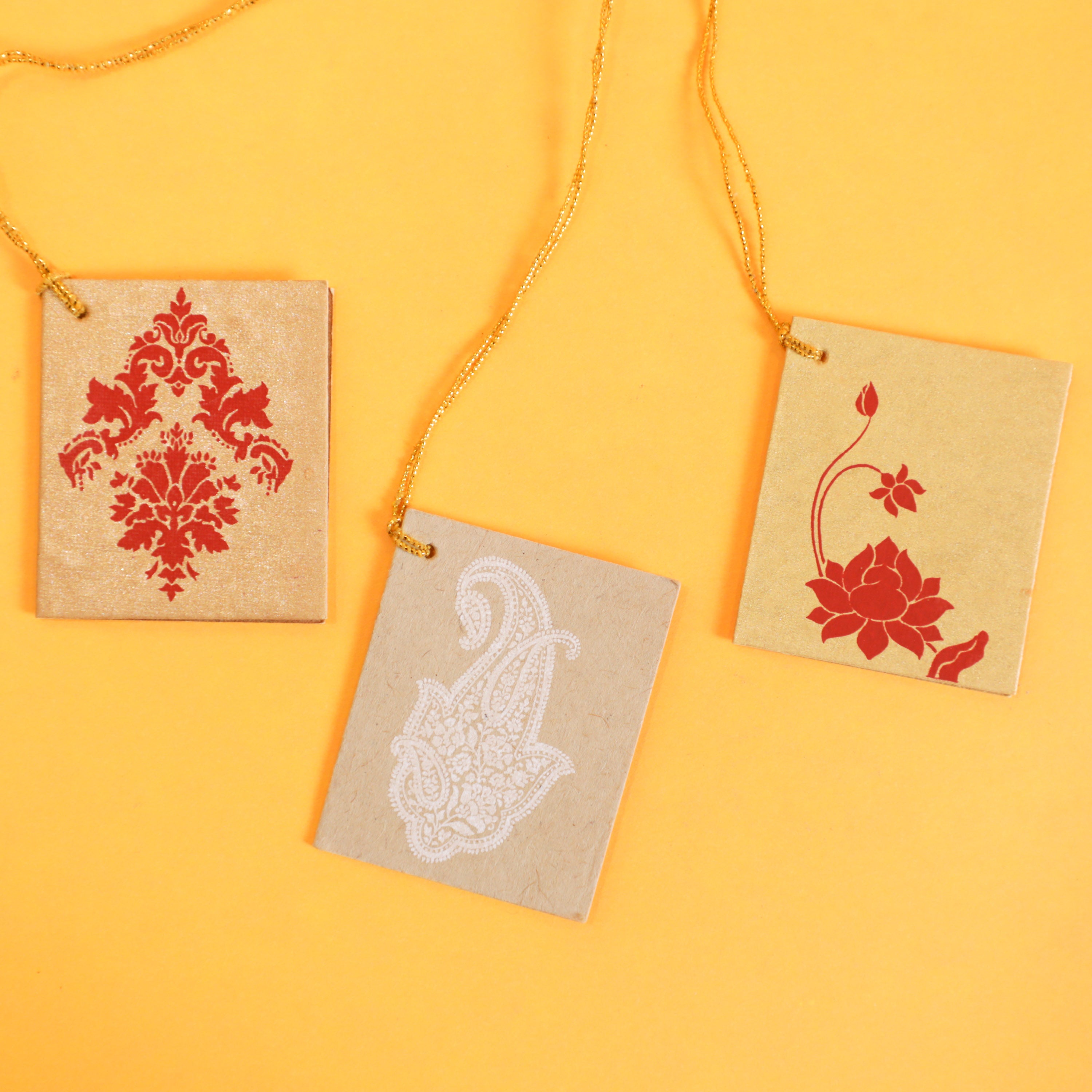 Set your gift apart from others with lush filled mesmerizing gift tags