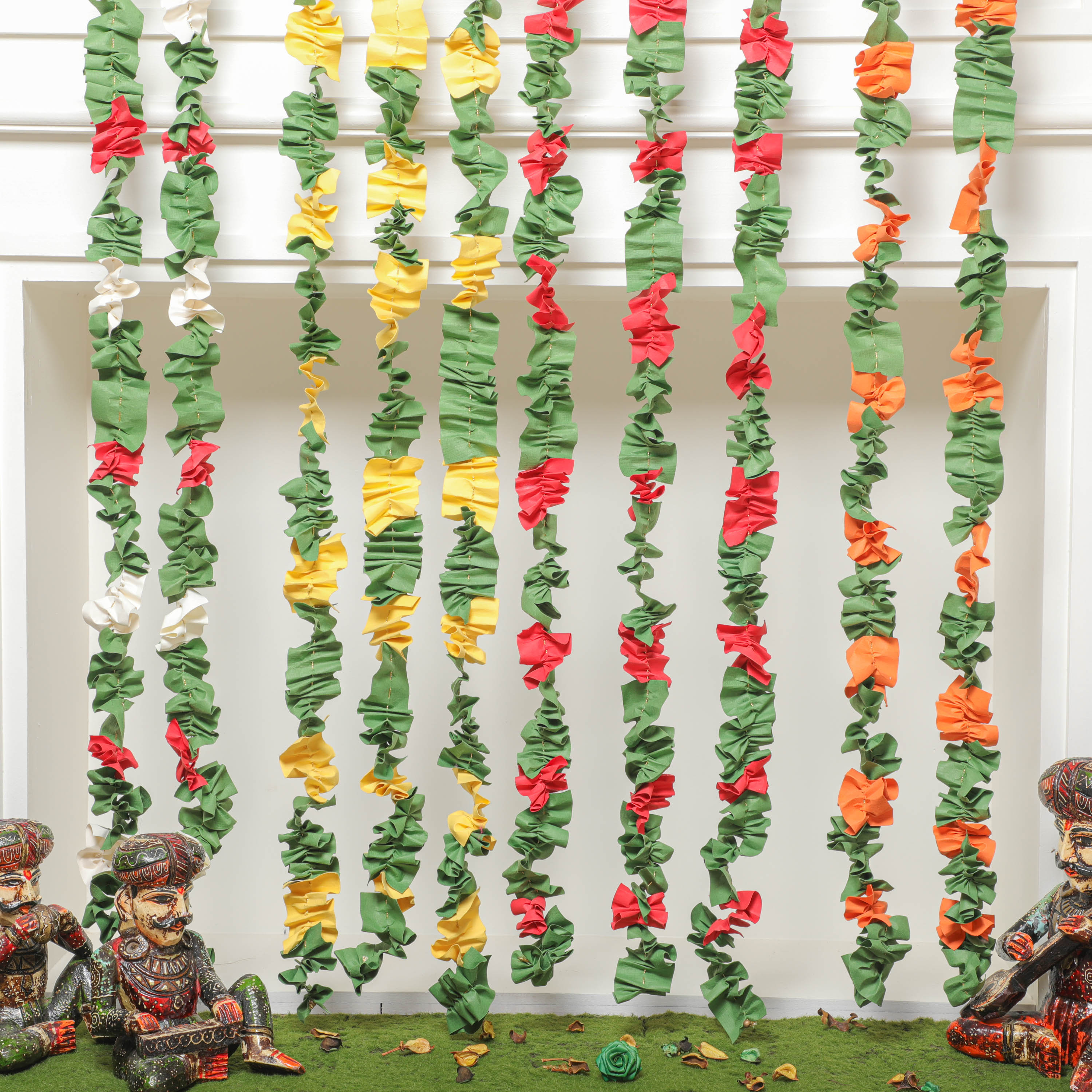 Biodegradable garlands for decoration