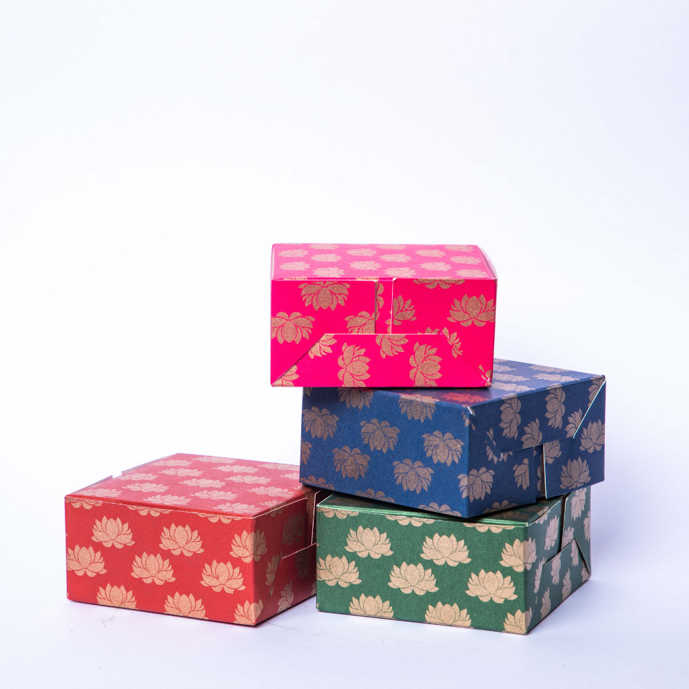 Luxury Black Gift Box Wrap Boxes with Lid Cover Ribbon - China Paper Gift  Box and Gift Box price